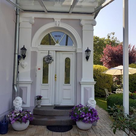 פרידריכשטאדט Villa Flora מראה חיצוני תמונה