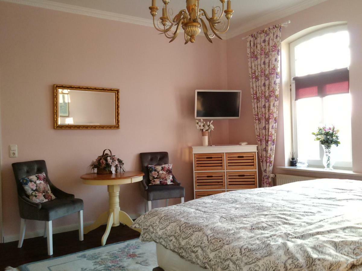 פרידריכשטאדט Villa Flora מראה חיצוני תמונה